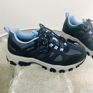 Skechers Waterproof Outdoor Hiking shoes Size 8